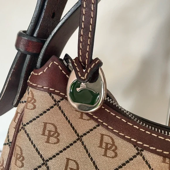 Dooney & Bourke Y2K Signature Shoulder Bag - Picture 3 of 16